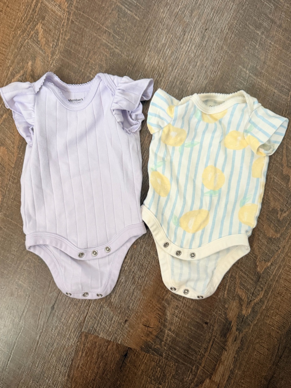 Member’s Mark Organic Baby Girl 2 Pack Bodysuits NB Ruffle Sleeves Lemons
